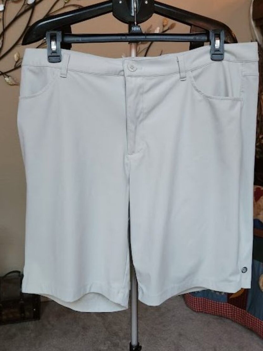 NWOT Graham Luxe silver grey mens wren shorts sz 42